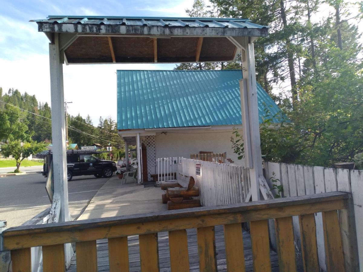 Appletree Inn Radium Hot Springs Dış mekan fotoğraf