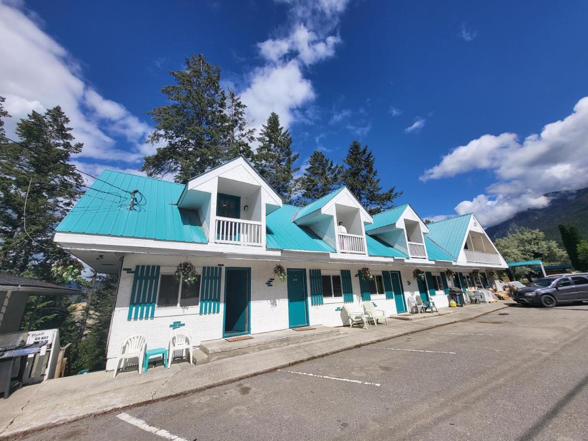 Appletree Inn Radium Hot Springs Dış mekan fotoğraf