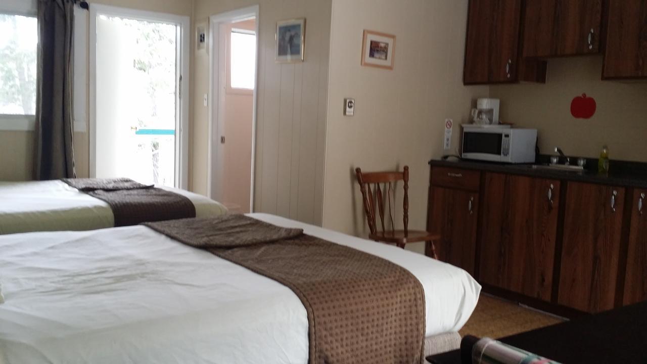 Appletree Inn Radium Hot Springs Dış mekan fotoğraf