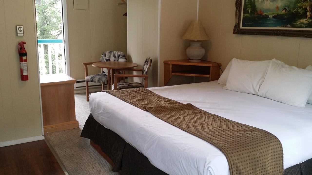 Appletree Inn Radium Hot Springs Dış mekan fotoğraf
